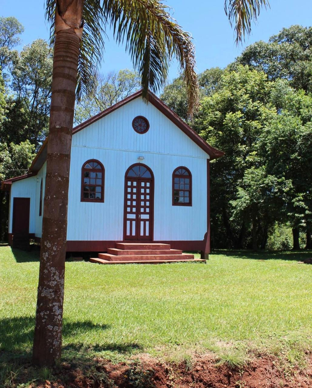 Igreja Nossa Senhora Aparecida -Comunidade de cruzinhas
